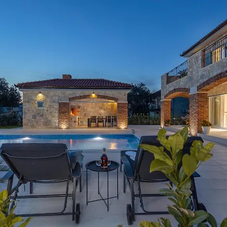 Batana Holiday home