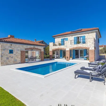 Holiday home Batana *